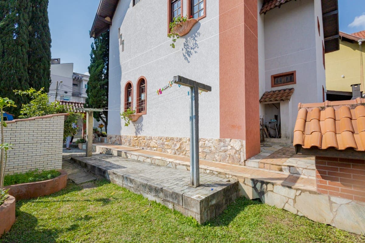 Sobrado de esquina em santa felicidade, o imóvel ideal para quem busca conforto, espaço e uma localização privilegiada. — foto 10