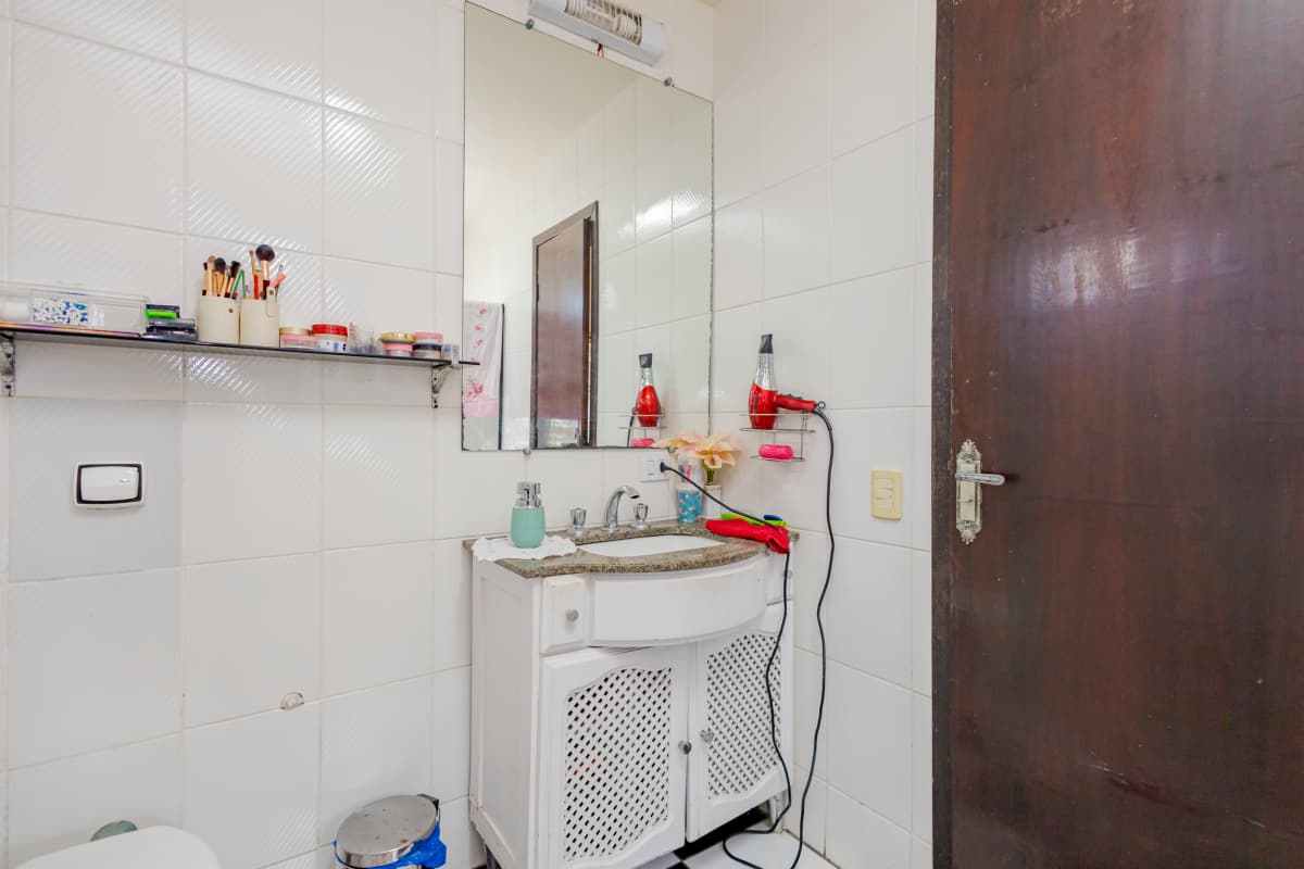 Sobrado de esquina em santa felicidade, o imóvel ideal para quem busca conforto, espaço e uma localização privilegiada. — foto 23