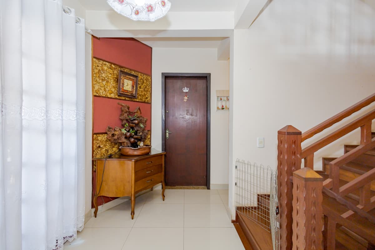 Sobrado de esquina em santa felicidade, o imóvel ideal para quem busca conforto, espaço e uma localização privilegiada. — foto 11