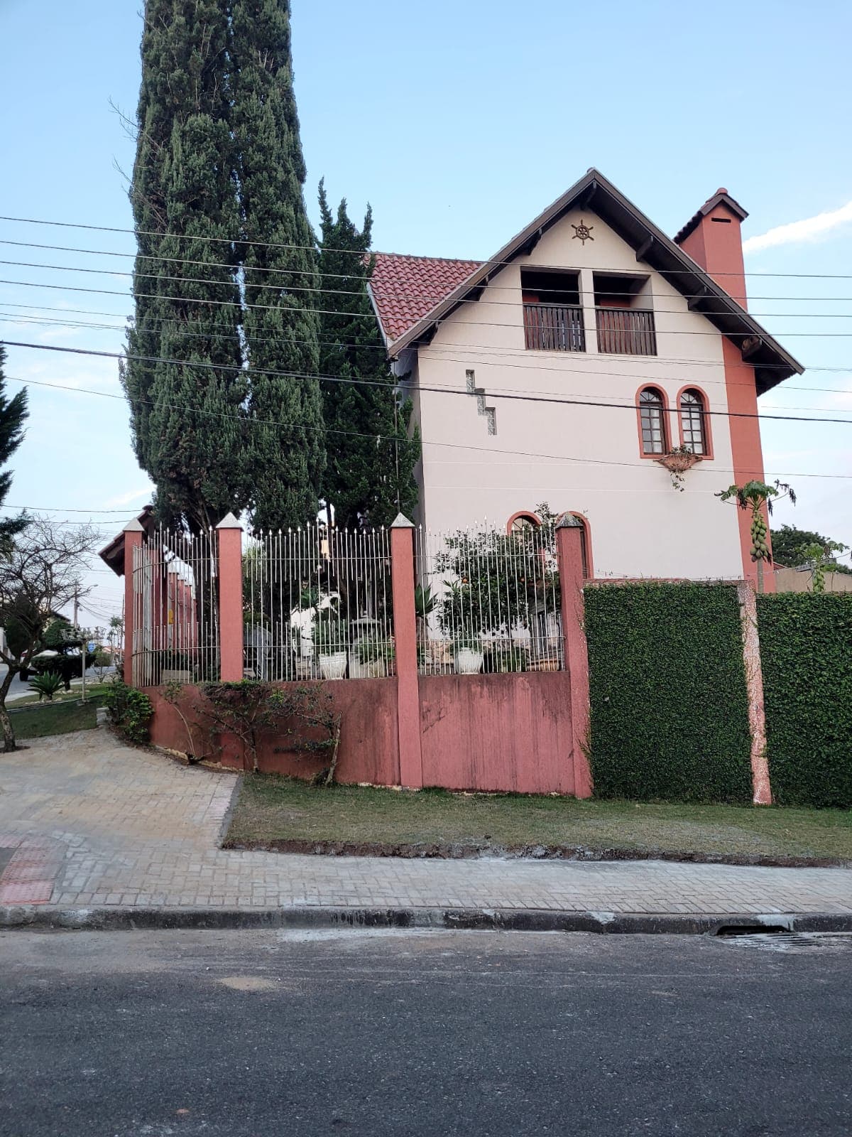 Sobrado de esquina em santa felicidade, o imóvel ideal para quem busca conforto, espaço e uma localização privilegiada. — foto 5