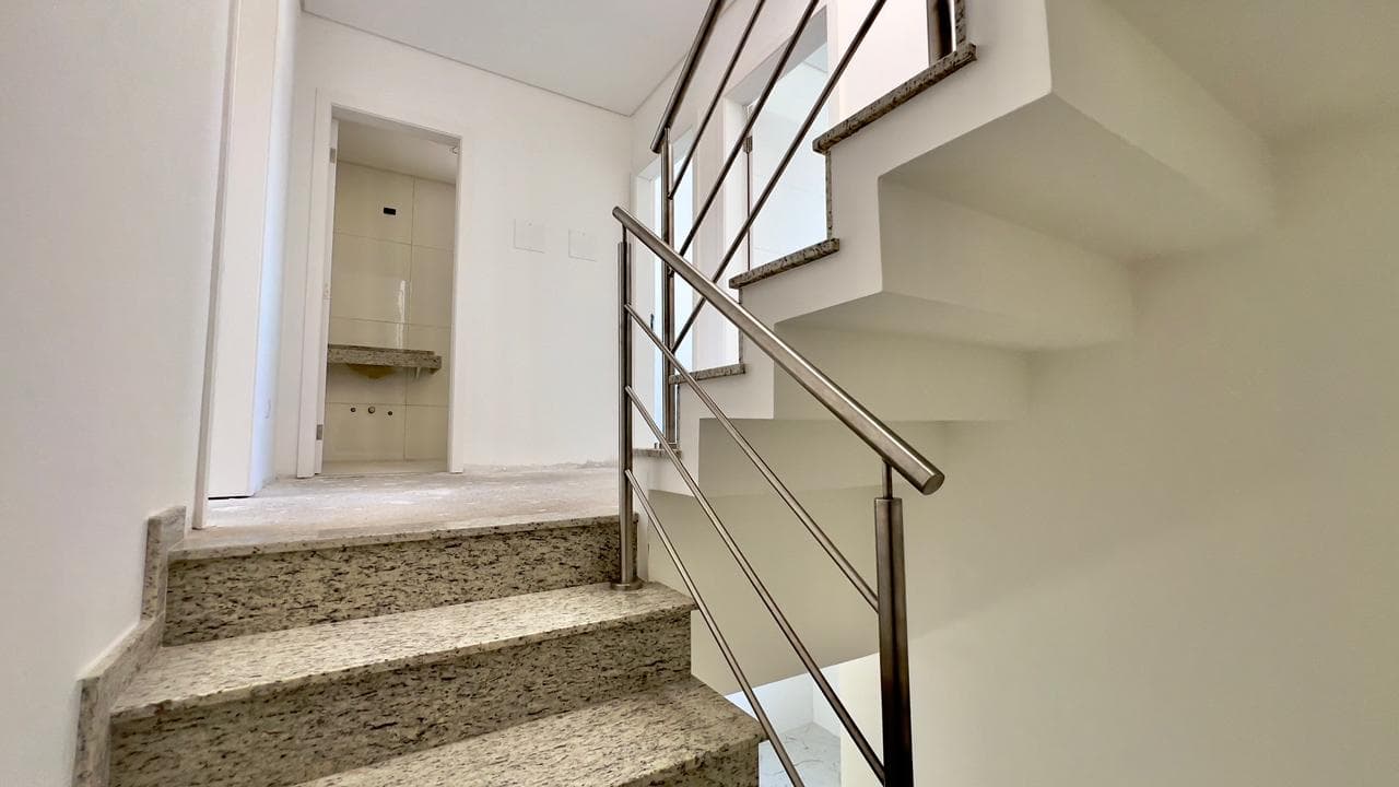 Sobrado Triplex Exclusivo Com Terraço Gourmet e Vista Para a Serra do Mar| 3 Quartos e Suíte — foto 12